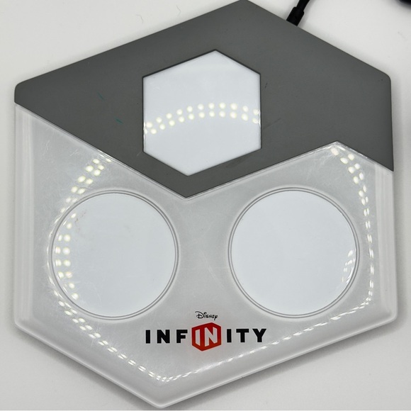 Disney Infinity Base Portal INF-8032386 | Untested | For Xbox One | Surface Mark - Picture 6 of 6